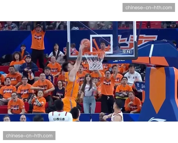 特写:全明星正赛,张镇麟与曾凡伯上演空接配合引爆全场 特写:全明星正赛,张镇麟与曾凡伯上演空接配合引爆全场