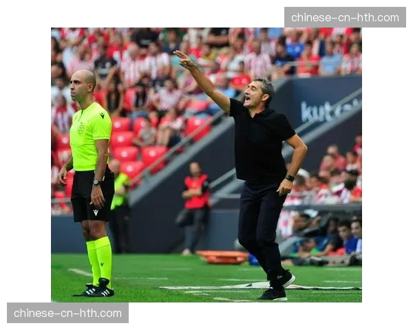 毕尔巴鄂竞技赛前训练重点演练由巴尔韦德主导的快速出球套路 毕尔巴鄂竞技赛前训练重点演练由巴尔韦德主导的快速出球套路