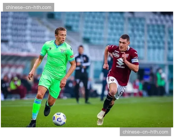 聚焦RB莱比锡新援后腰：以其场均12.3次的夺回球权数迅速融入体系